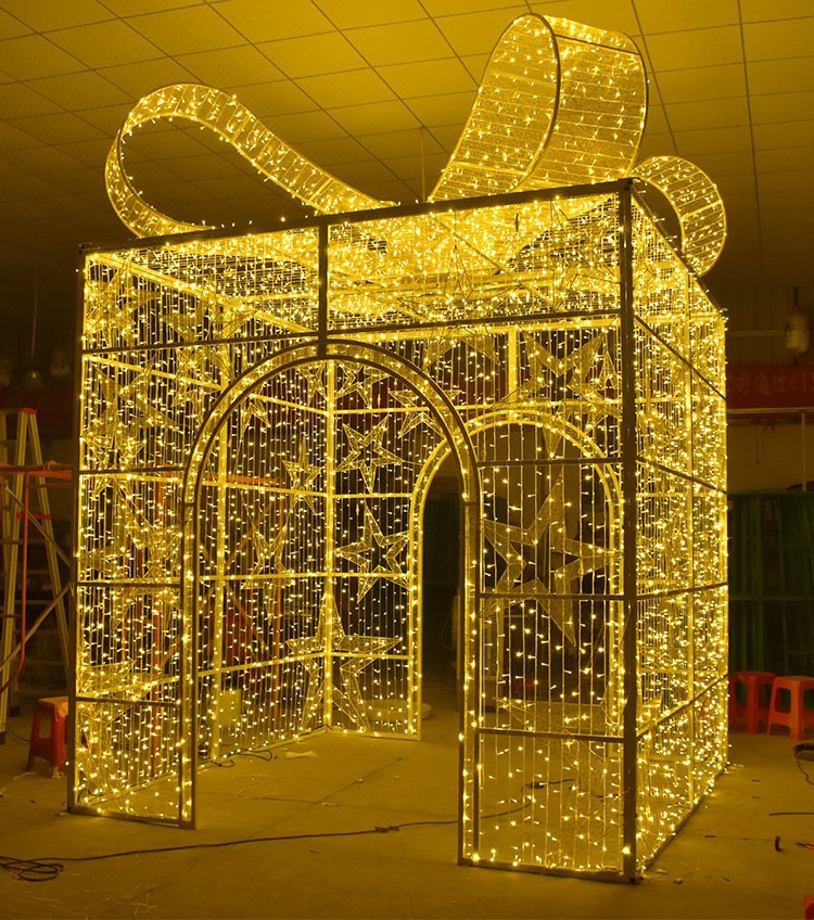 101 Giant Arch gift box lights2 101 Giant Arch gift box lights2
